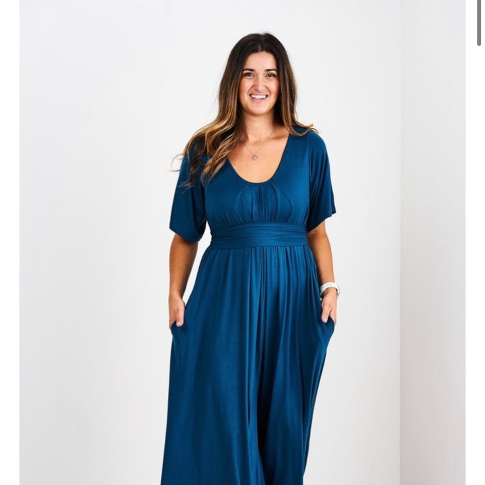 Latched Mama nursing maxi momper standard blue